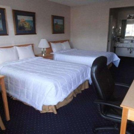Econo Lodge Inn & Suites Central Medford Buitenkant foto